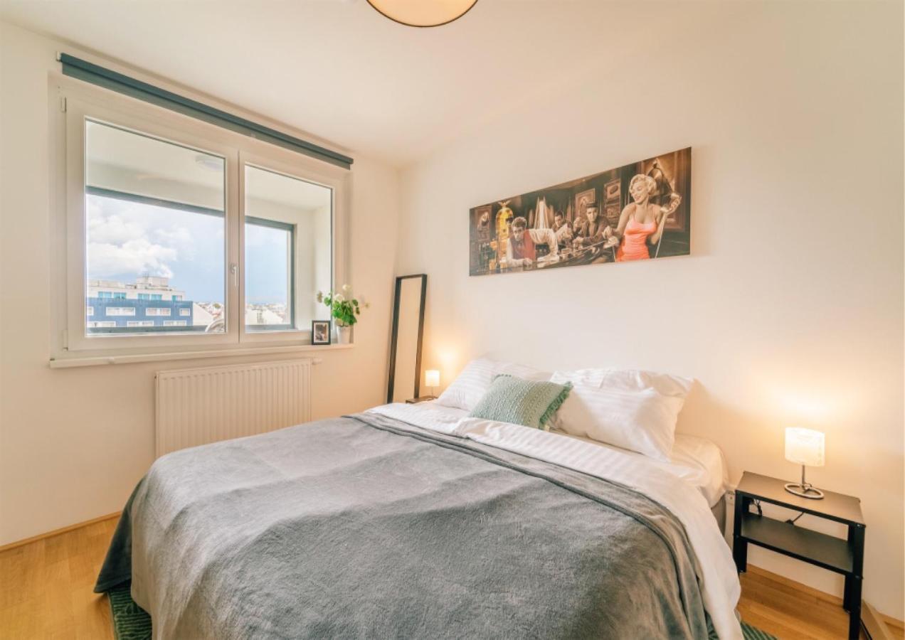 Balcony Apartment, 1 Min To Metro, Perfect For Long Stay Відень Екстер'єр фото